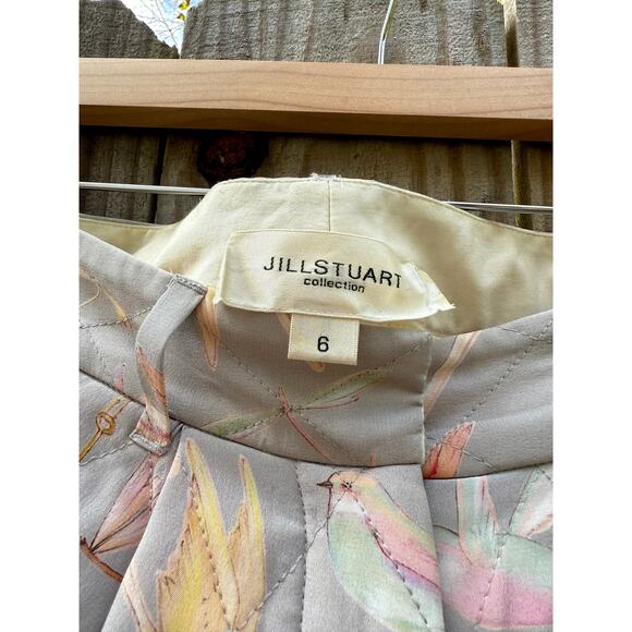 Jill Stuart Collection Quilted Bird Shorts - Picture 4 of 7